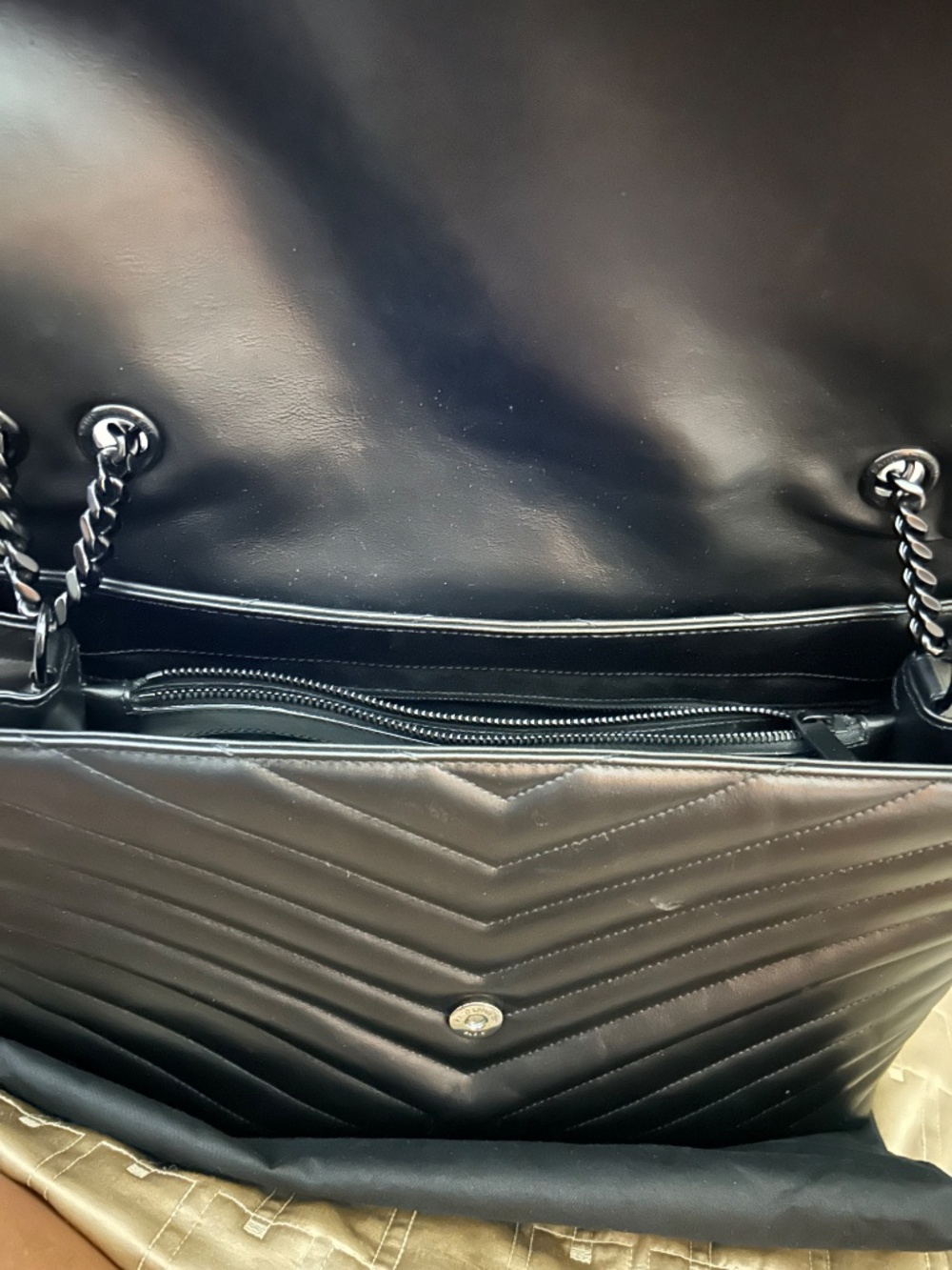 YSL Handbag - Picture 2 of 8